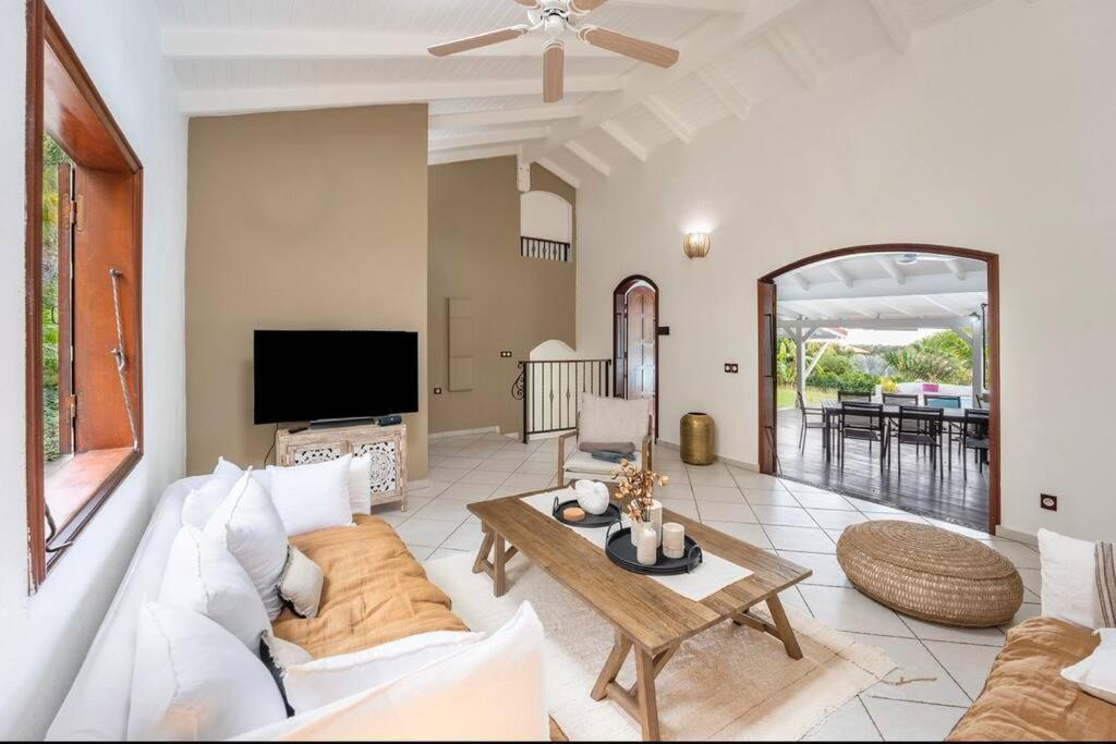 Spacieuse Villa Corossol Avec Piscine Et Jeux Exterieurs Le Gosier  Exterior foto